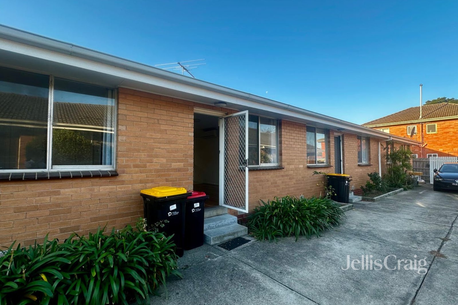 2/31 Larbert Road, Noble&nbsp;Park image 1
