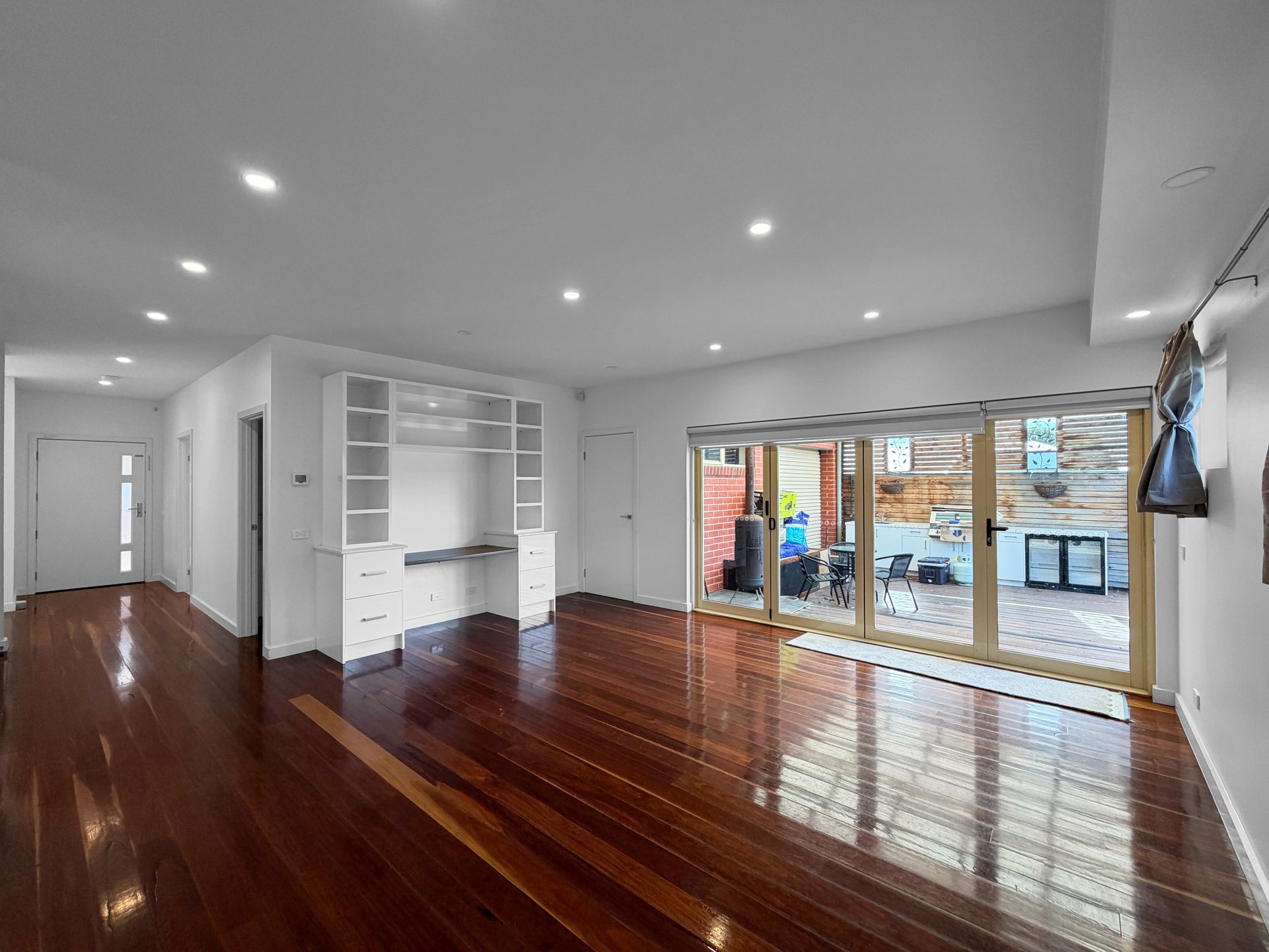 2/31 Roberts Road, Belmont image 2