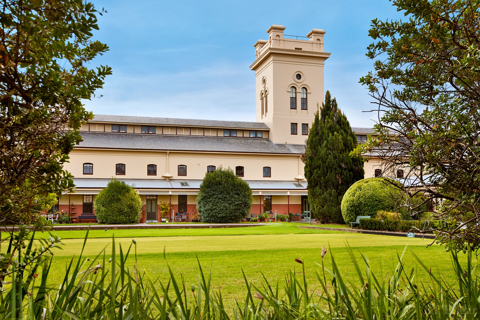 Property Gallery Thumbnail 16