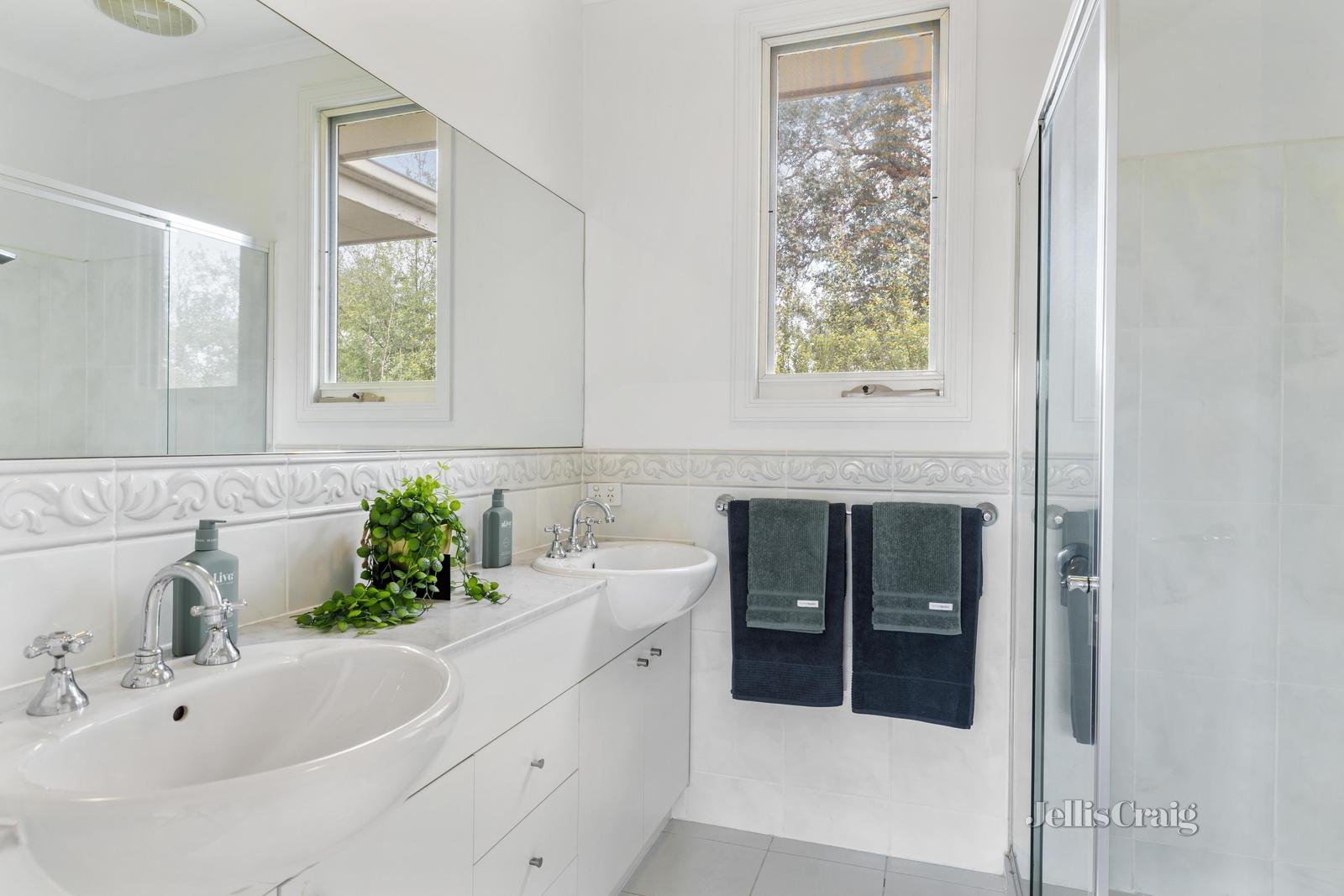 2/310 Mont Albert Road, Surrey Hills image 7