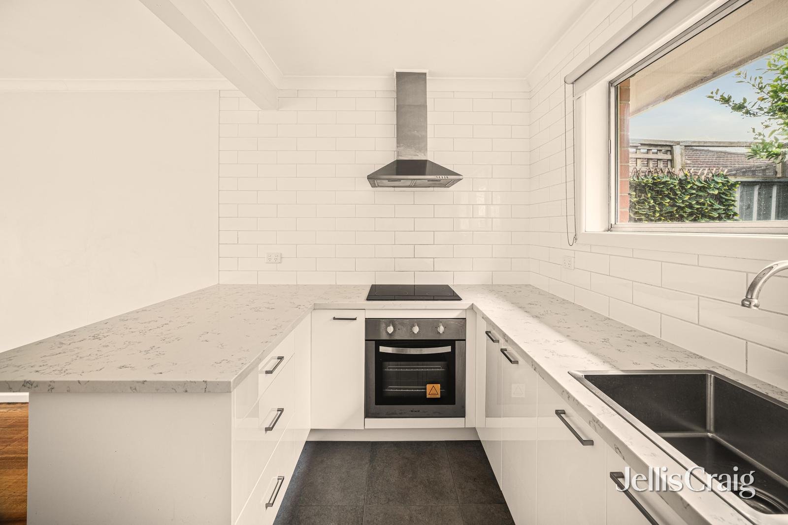 23/12-14 Venice Street, Mentone image 2