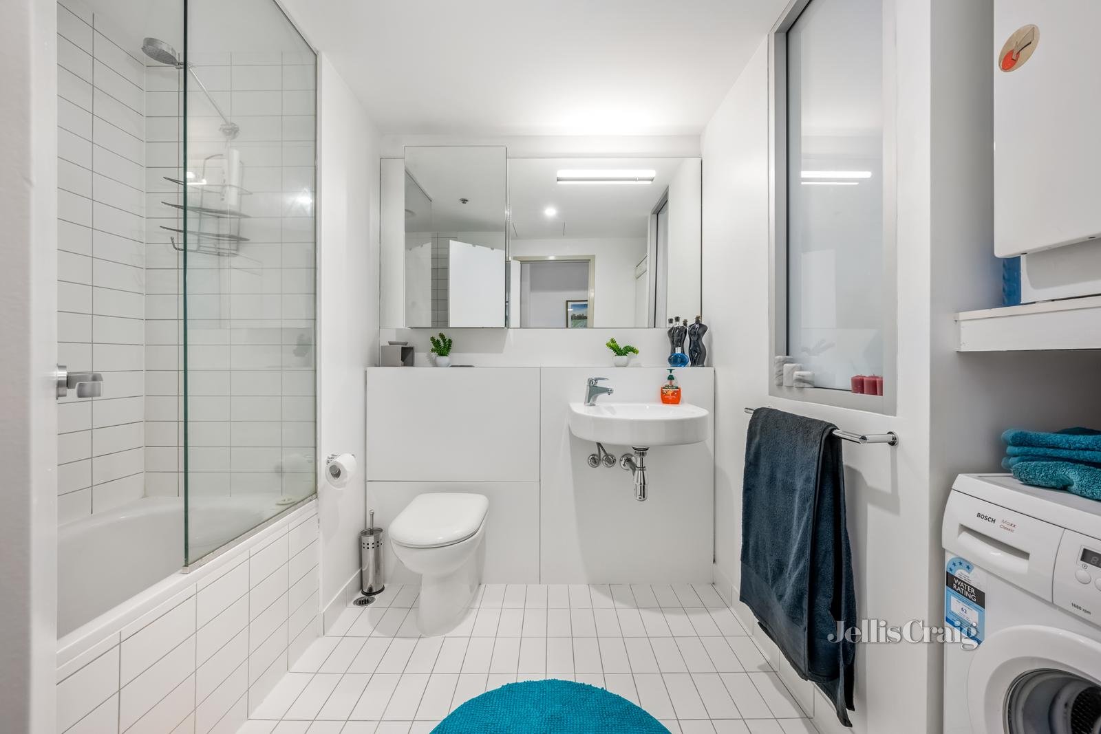 2312/620 Collins Street, Melbourne image 8
