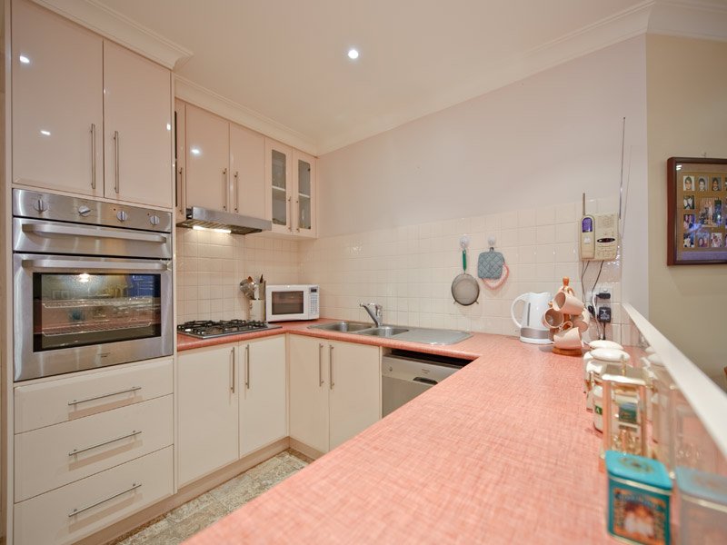2/314 Middleborough Road, Blackburn image 4