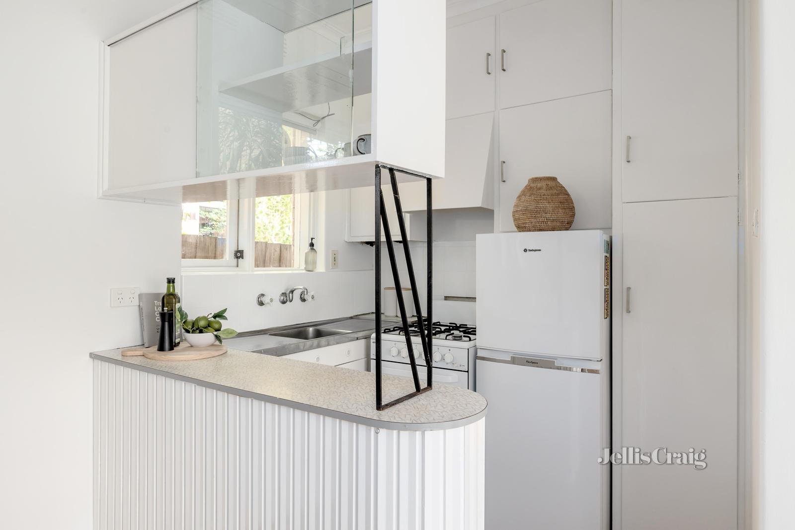 2/319 Riversdale Road, Hawthorn East image 3