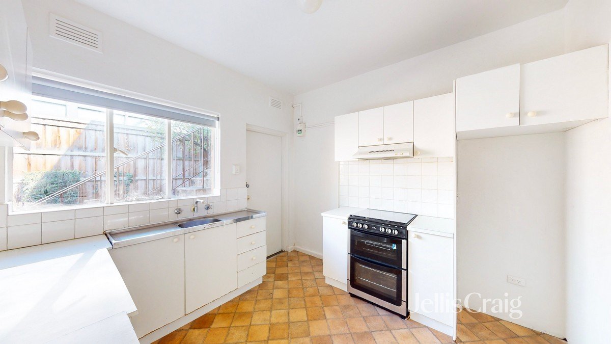 2/32-34 Kooyong Road, Armadale image 4