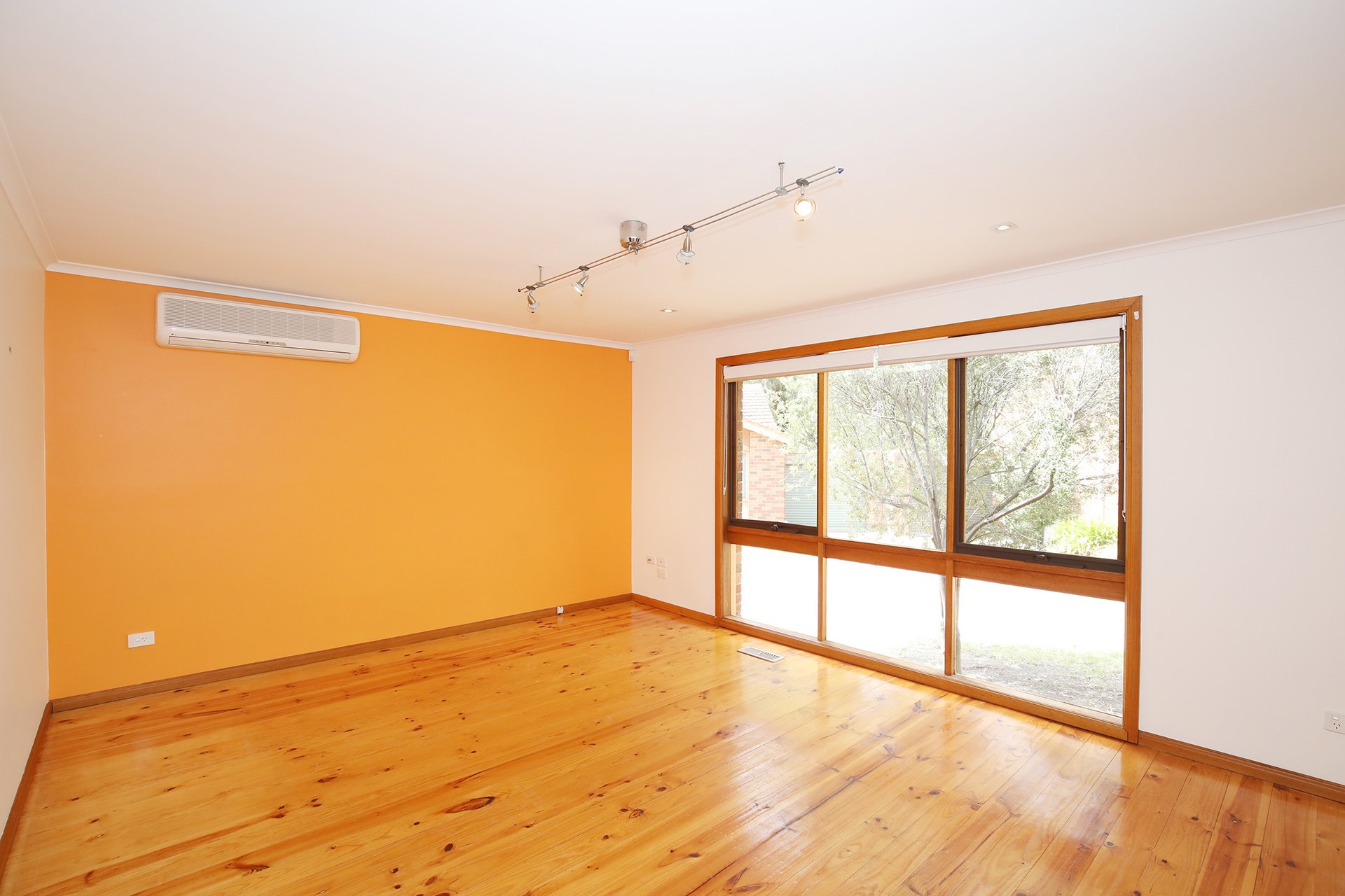 2/32 Ballamore Crescent, Doncaster image 3