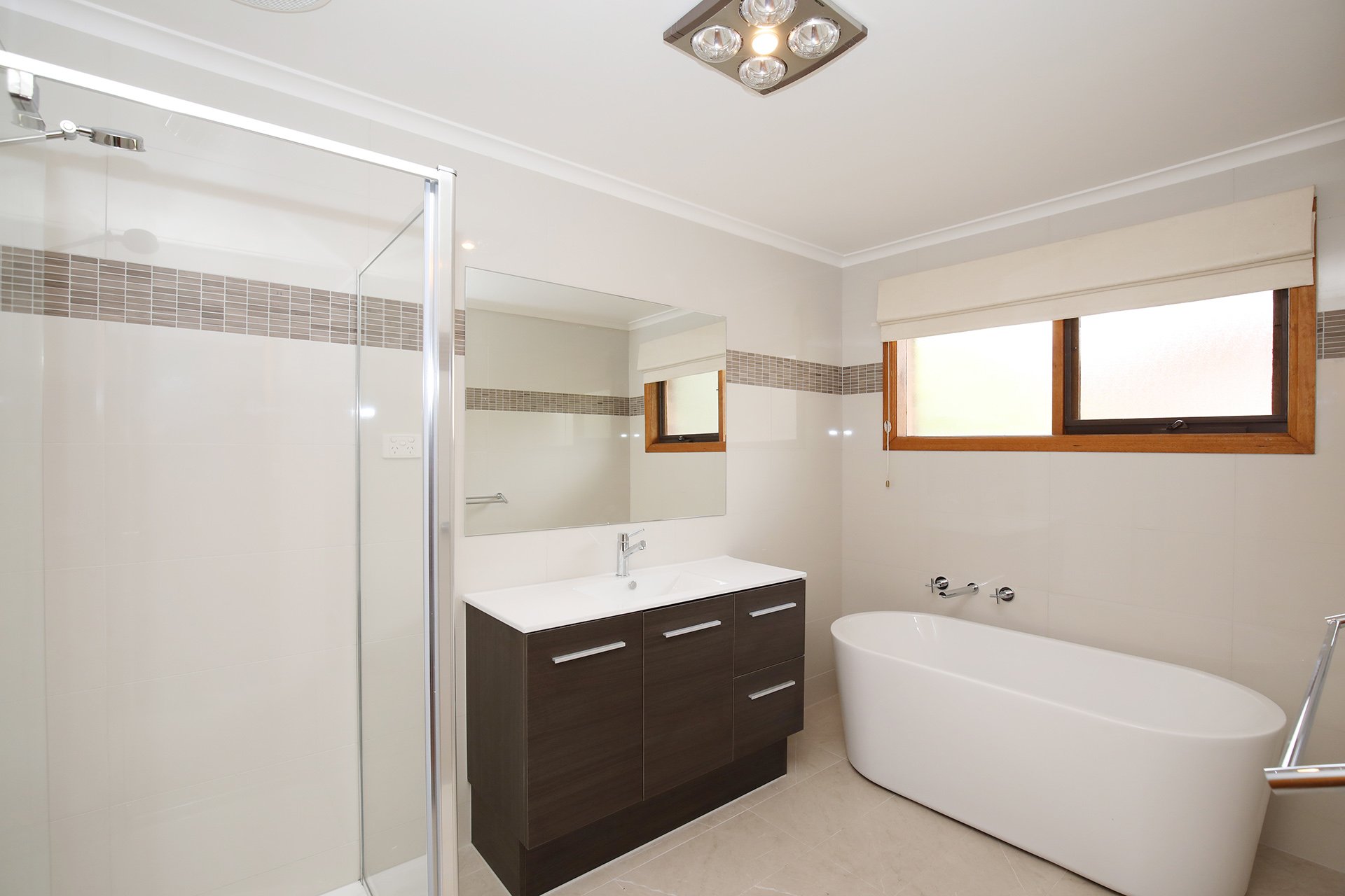 2/32 Ballamore Crescent, Doncaster image 4