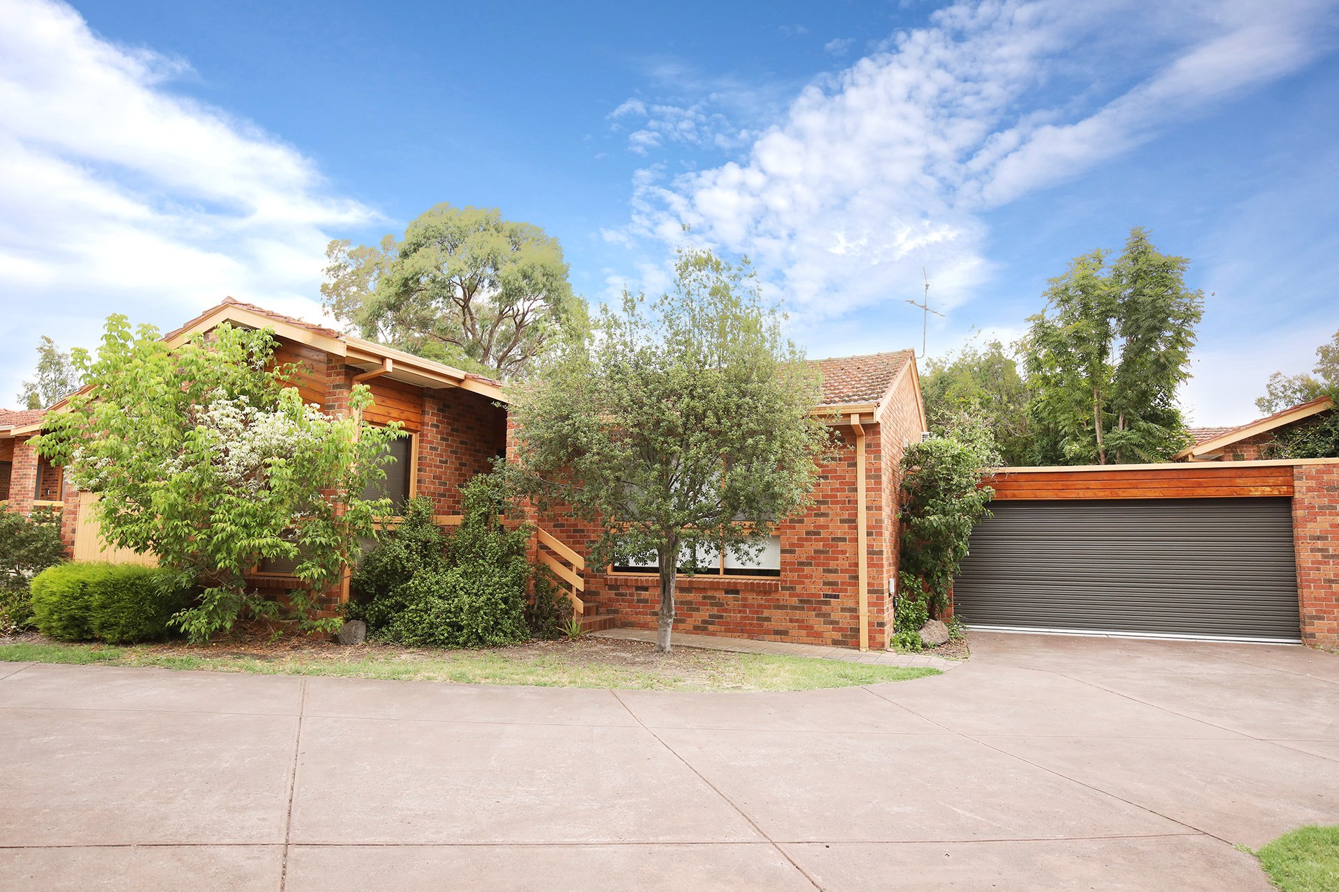 2/32 Ballamore Crescent, Doncaster image 1