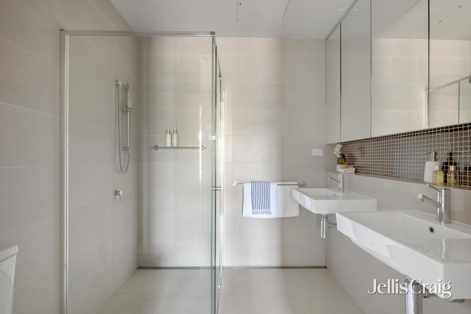 2/32 Bay Street, Brighton image 12