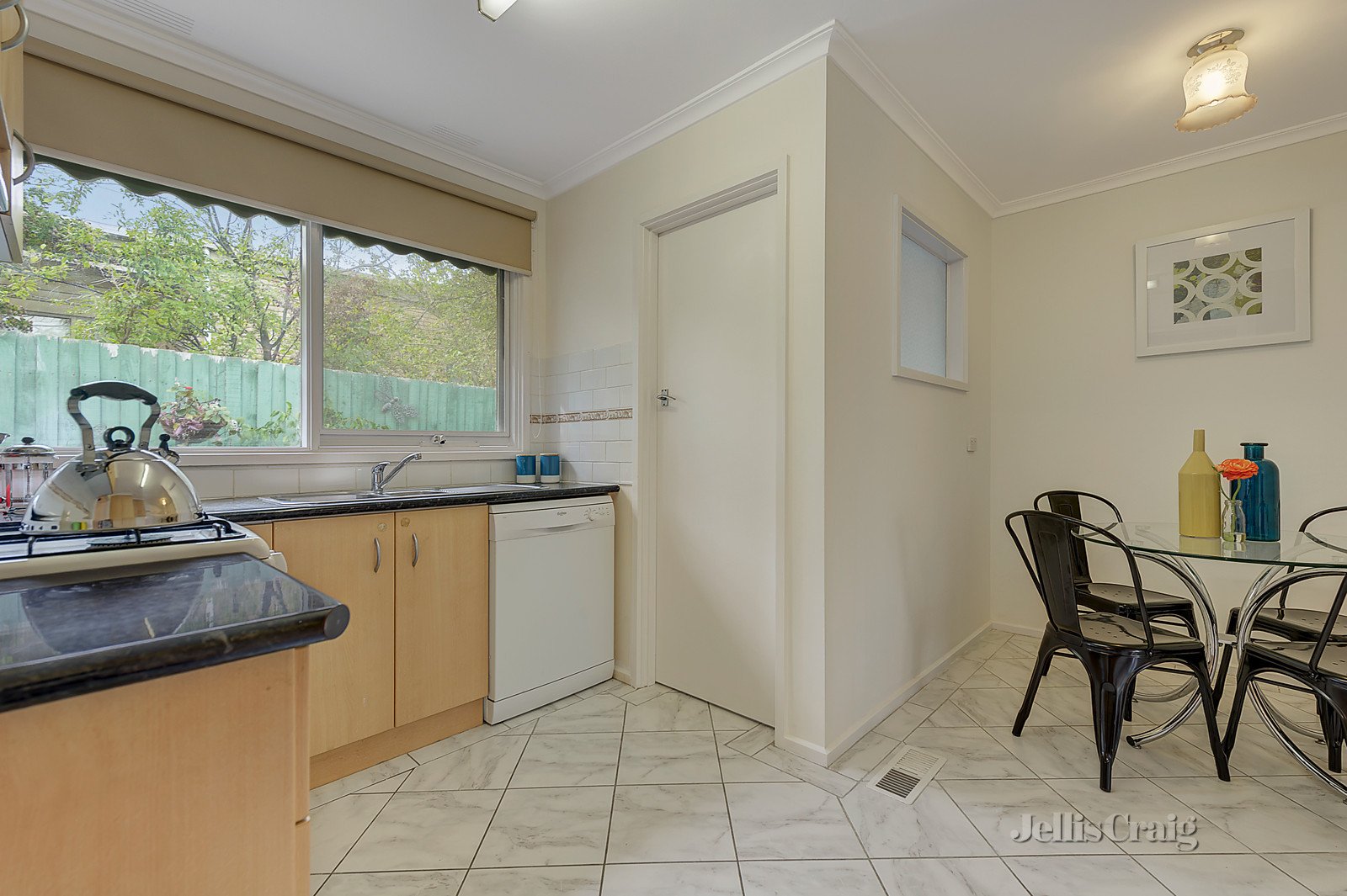 2/32 Bringa Avenue, Camberwell image 3