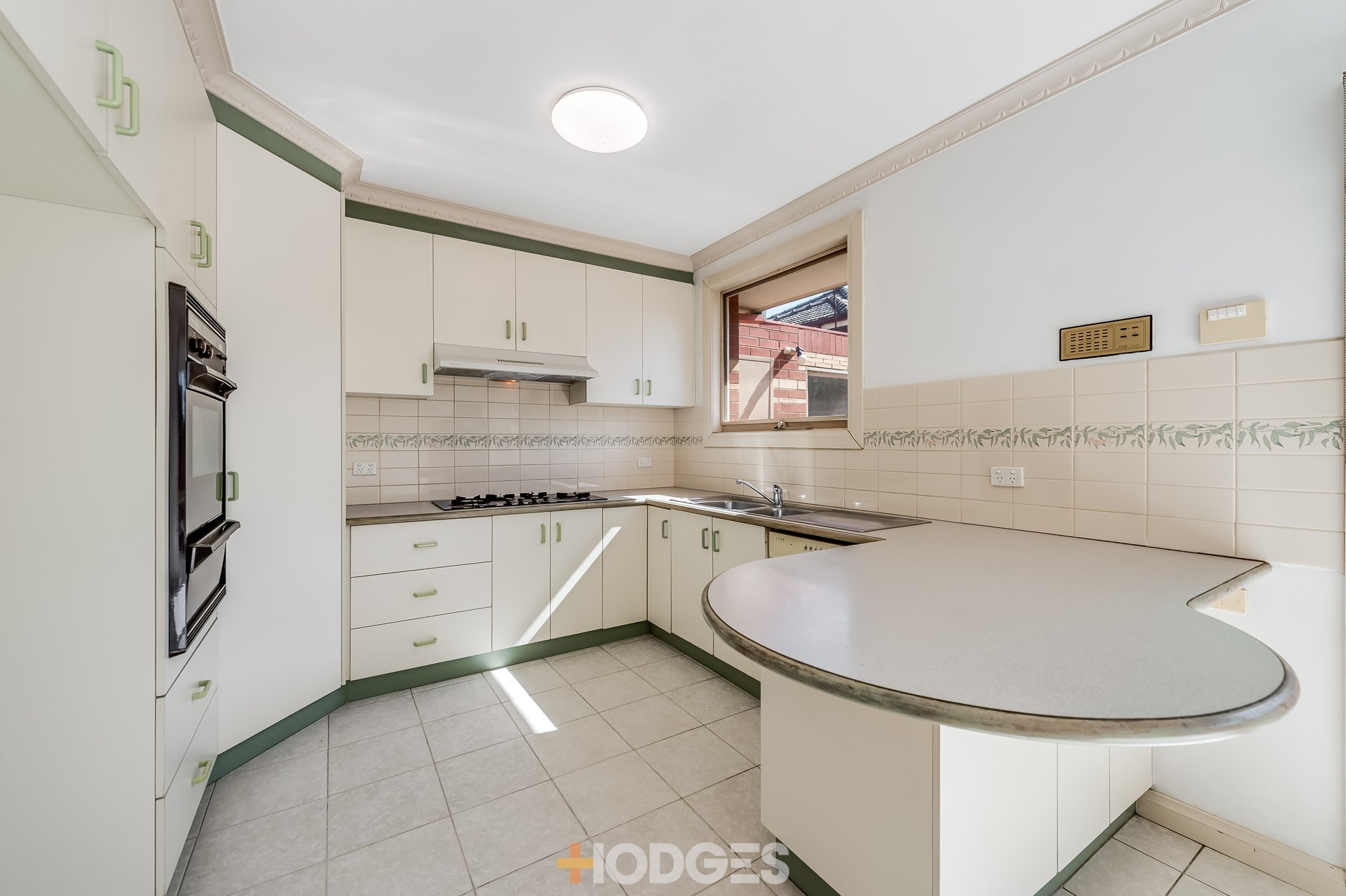 2 / 32 Cooper Street ESSENDON