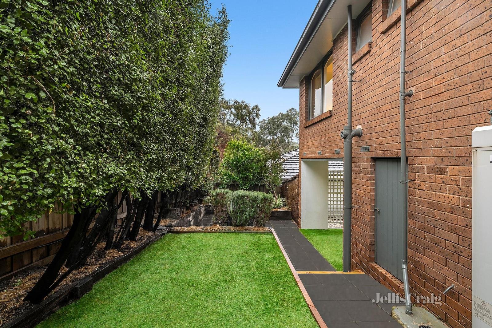 2/32 Florence Road, Surrey Hills image 6