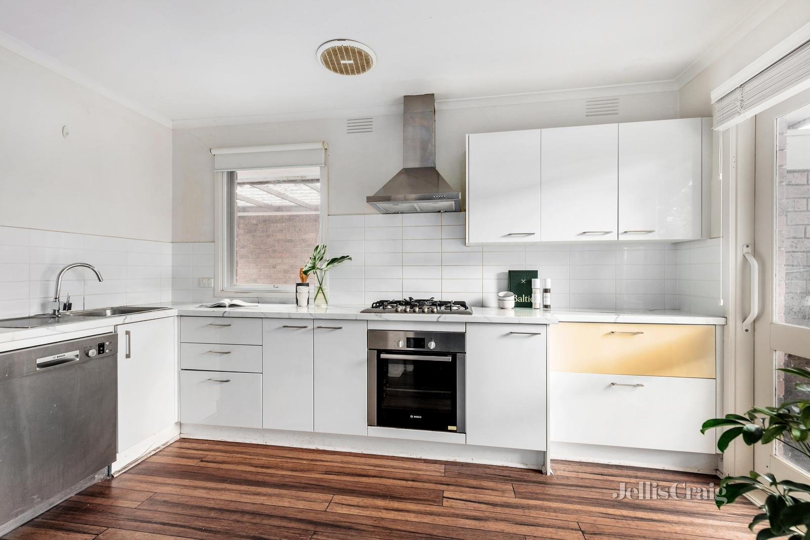 2/32 Judd Street, Camberwell image 2