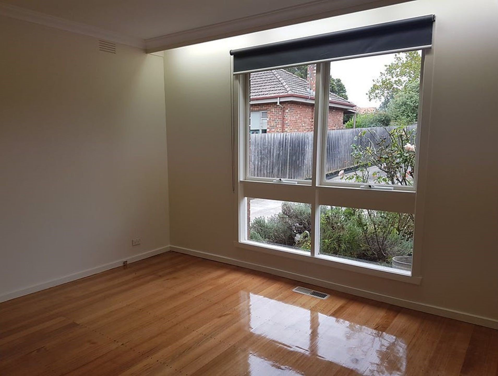 2/32 Kent Road, Surrey Hills image 4