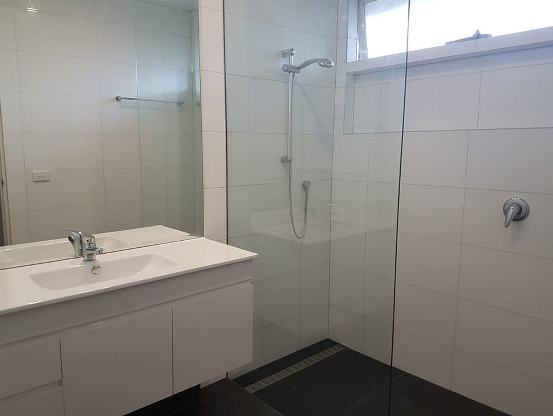2/32 Kent Road, Surrey Hills image 5