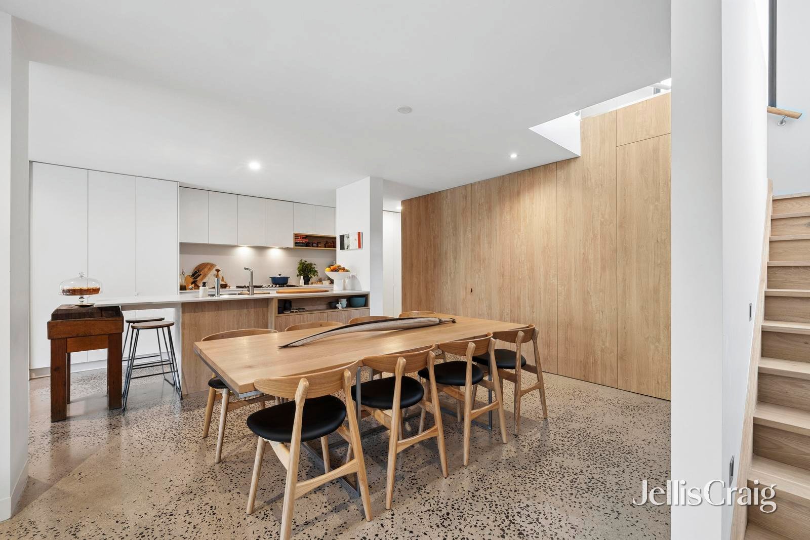 2/32 King Street, Daylesford image 3