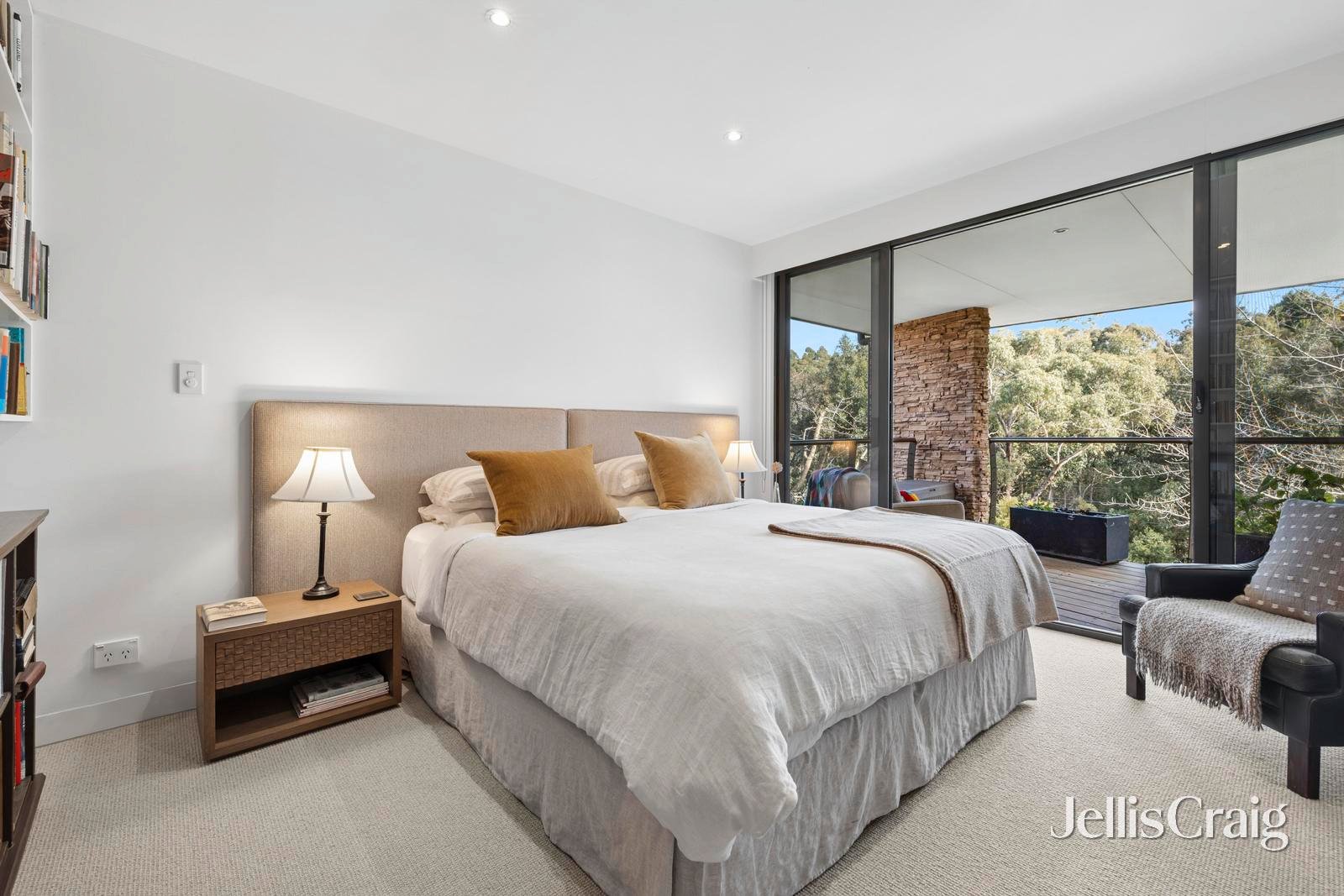 2/32 King Street, Daylesford image 7