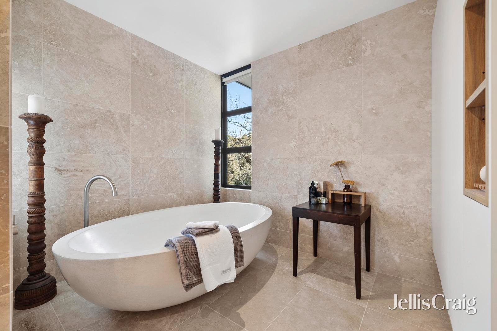 2/32 King Street, Daylesford image 8