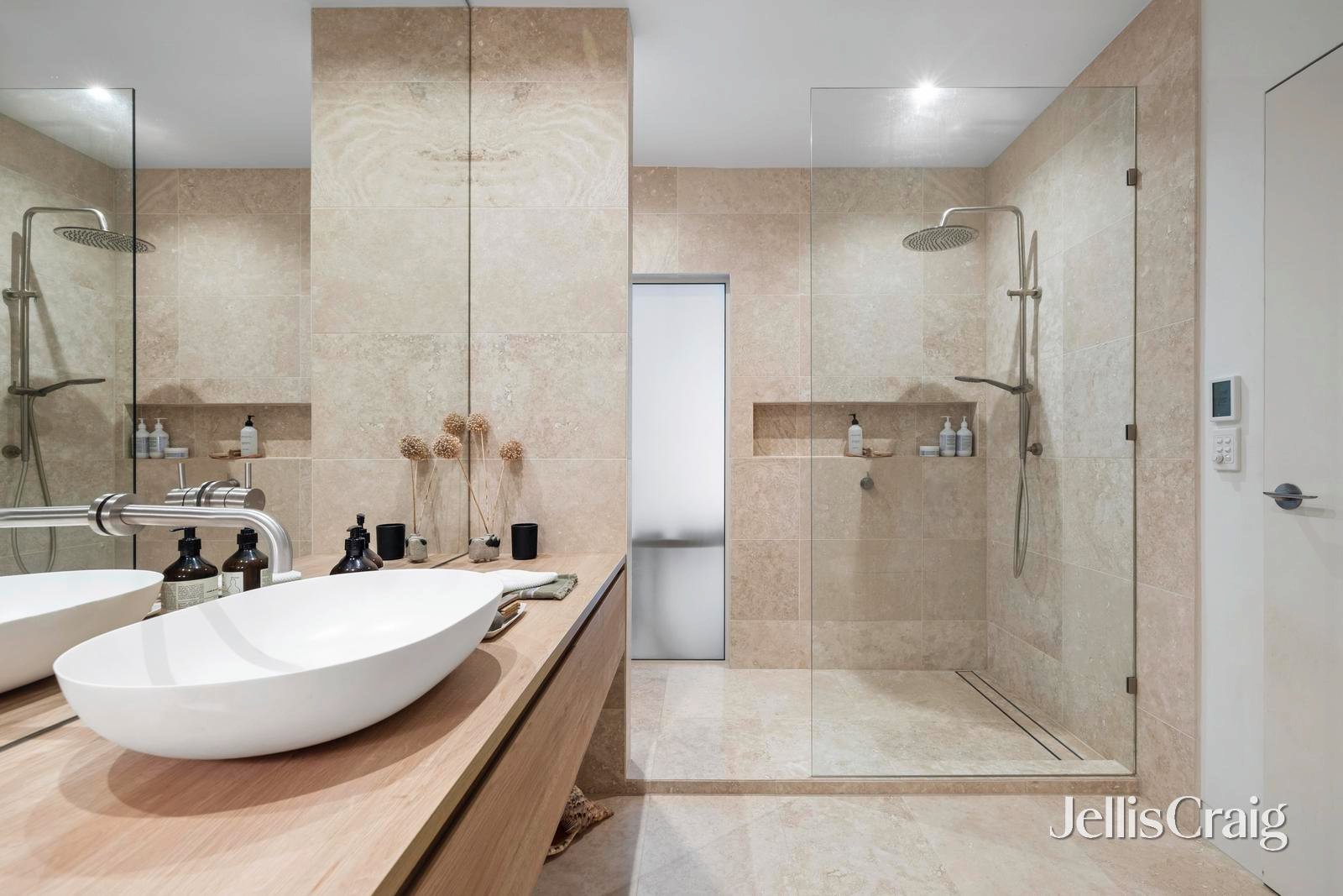 2/32 King Street, Daylesford image 10