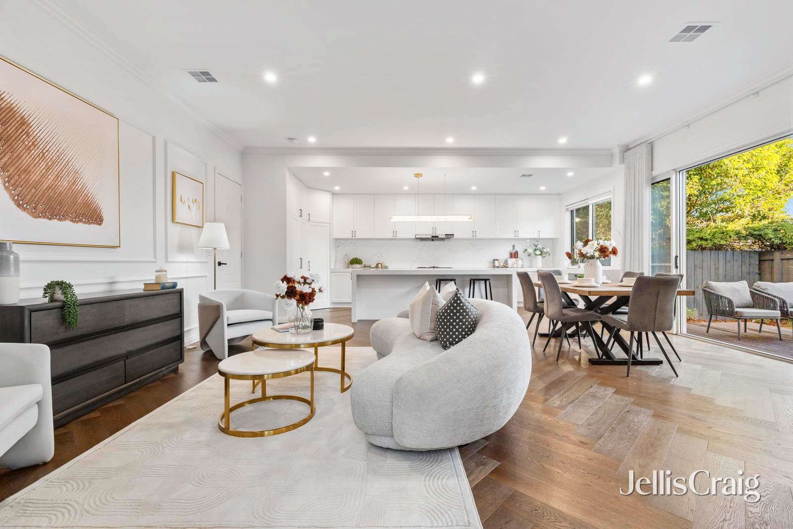 2/32 Malabar Road, Blackburn image 2
