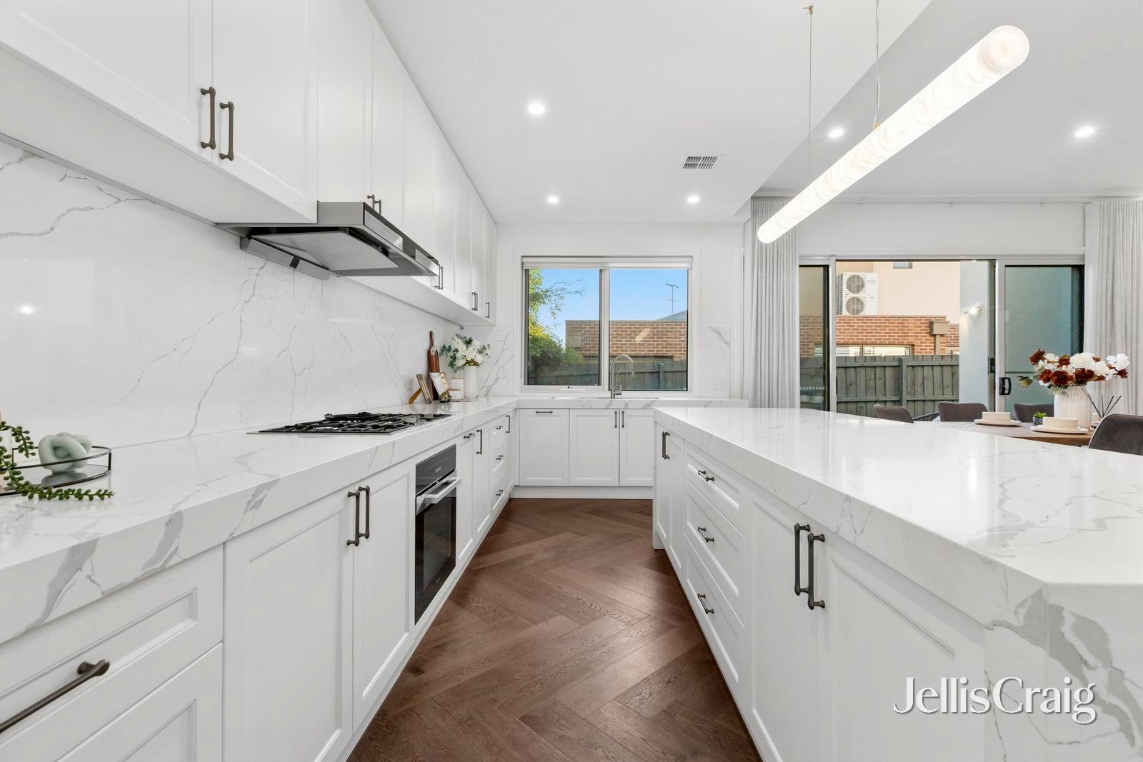 2/32 Malabar Road, Blackburn image 4