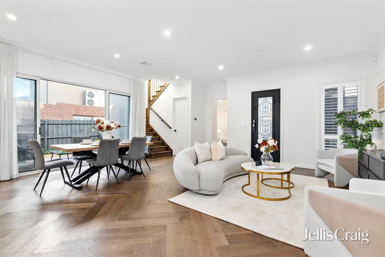 2/32 Malabar Road, Blackburn image 5
