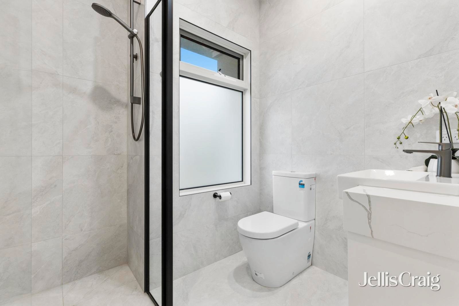 2/32 Malabar Road, Blackburn image 10