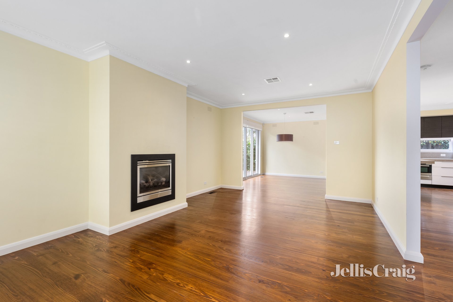 2/32 Mercer Rd, Armadale image 2