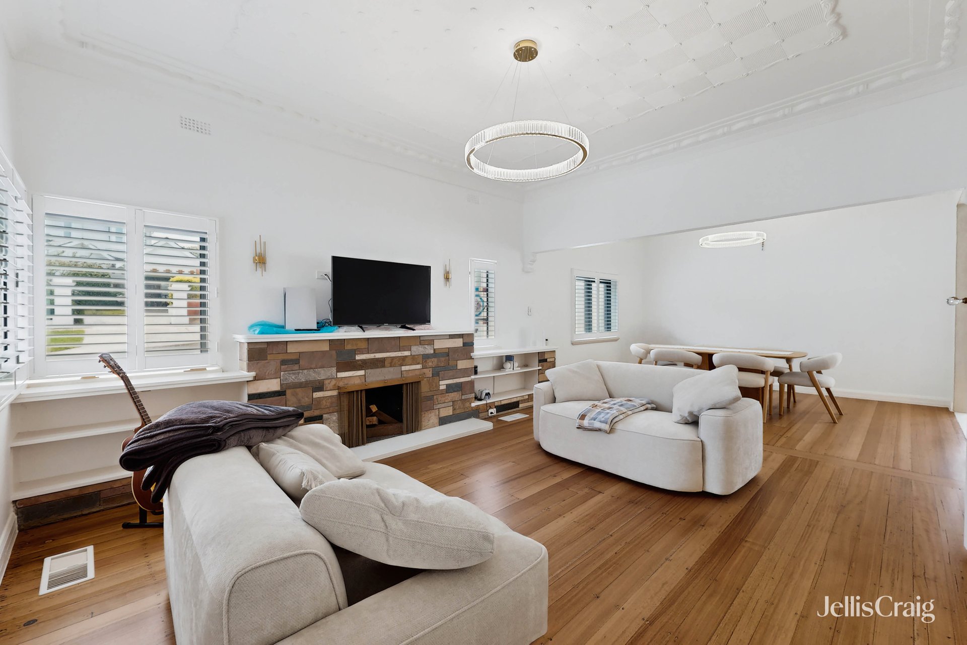 232 Napier Street, Strathmore image 5