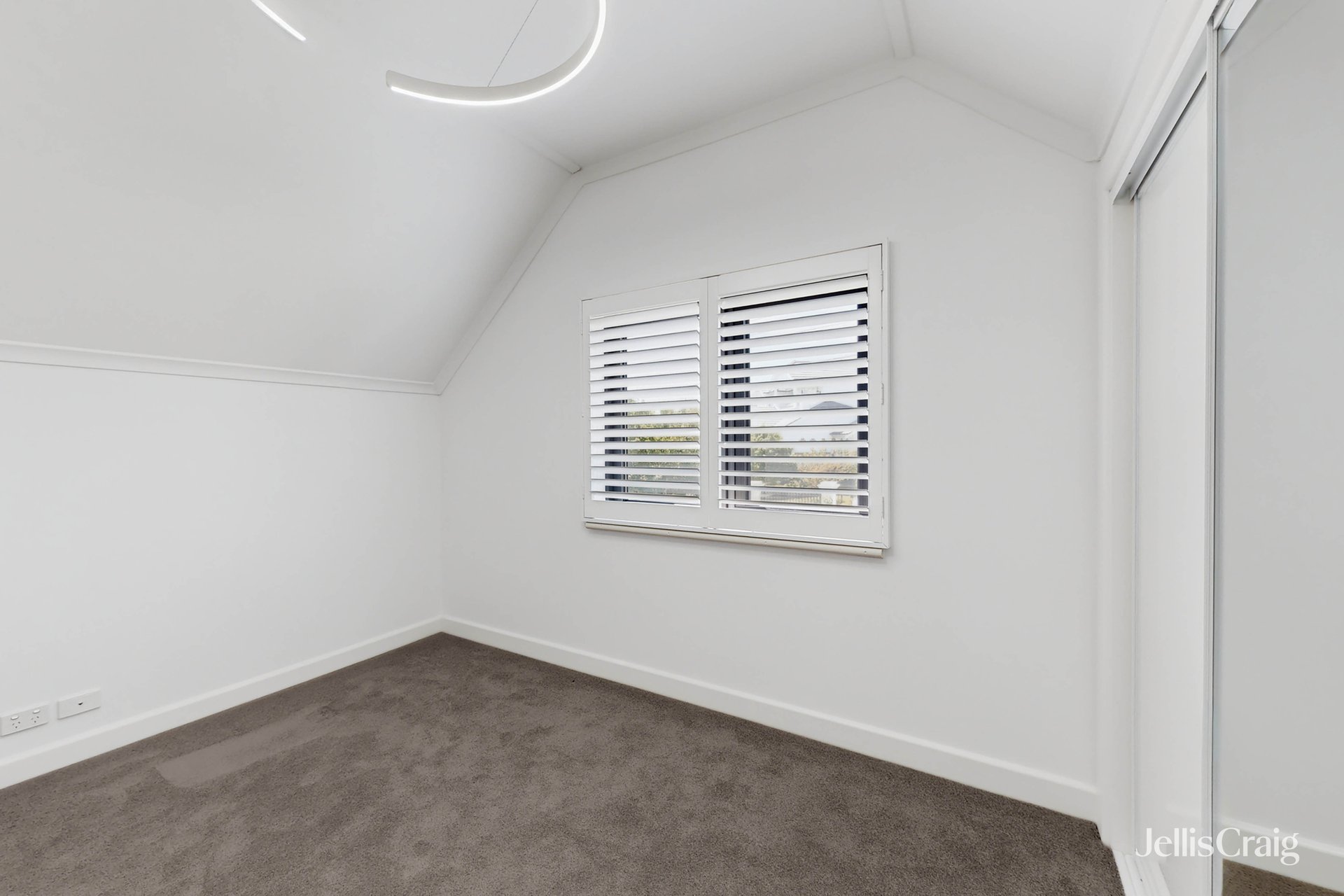 232 Napier Street, Strathmore image 11