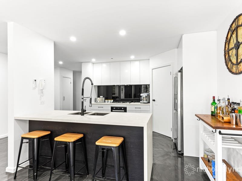 Property Gallery Thumbnail 4