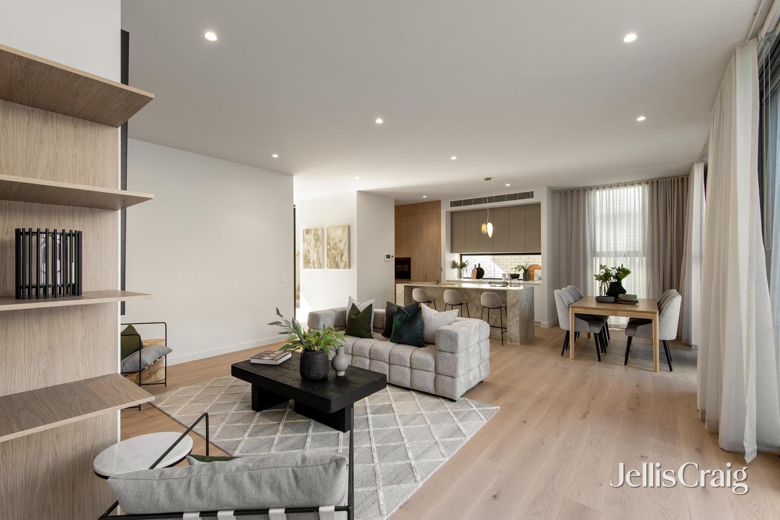2/32 Relowe Crescent, Balwyn image 2