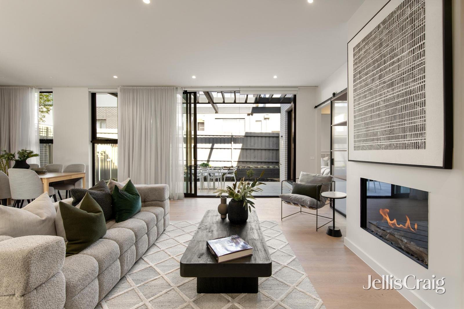 2/32 Relowe Crescent, Balwyn image 4
