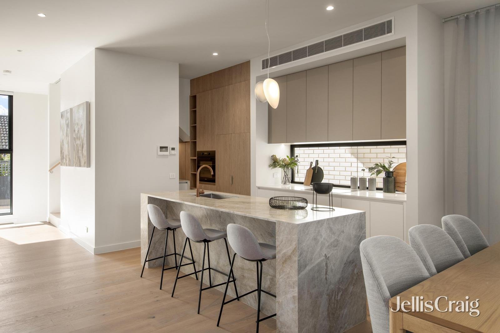2/32 Relowe Crescent, Balwyn image 5