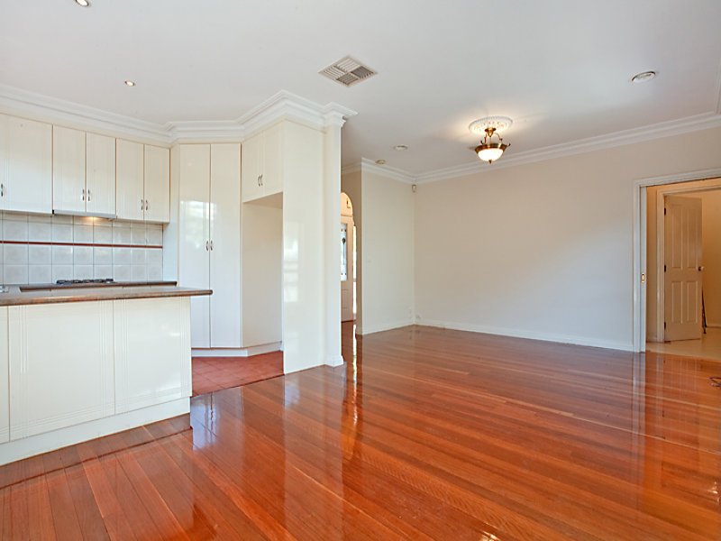 2/32 Severn Street, Yarraville image 2