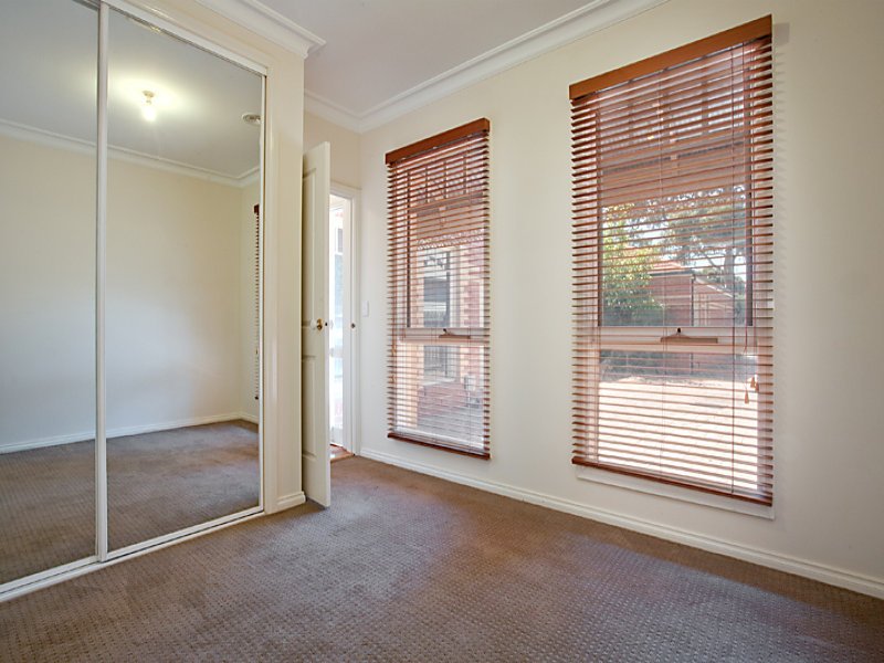 2/32 Severn Street, Yarraville image 9