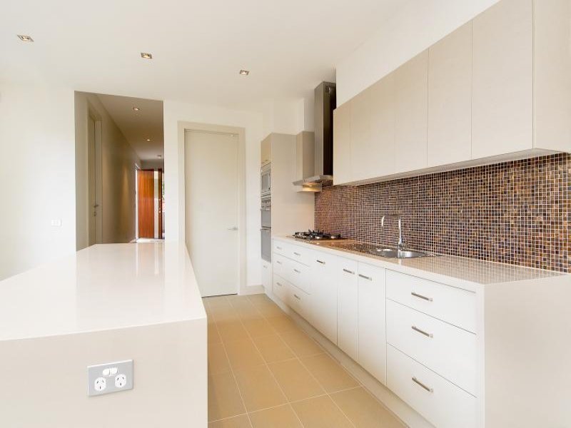 2/32 Upper Skene Street, Newtown image 2