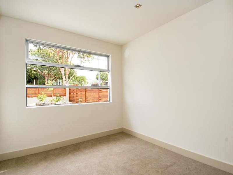 2/32 Upper Skene Street, Newtown image 6