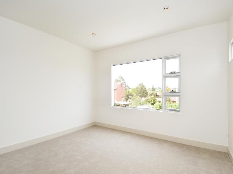 2/32 Upper Skene Street, Newtown image 7