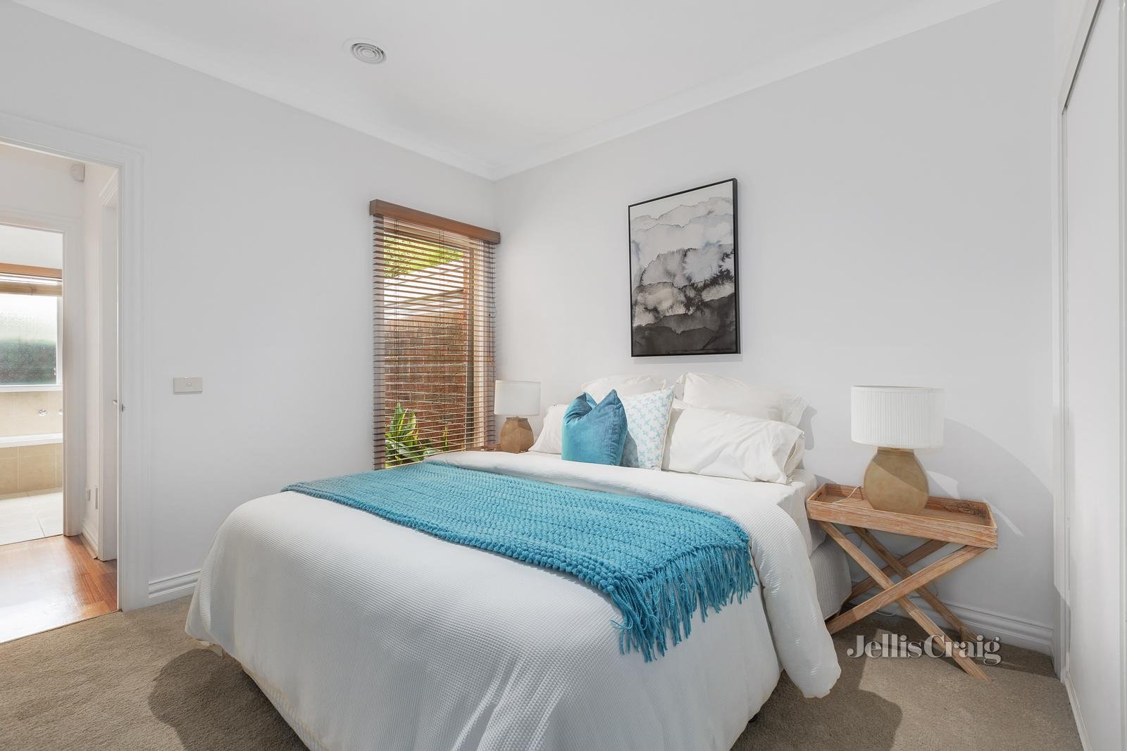 2/32 Walerna Road, Glen Iris image 5