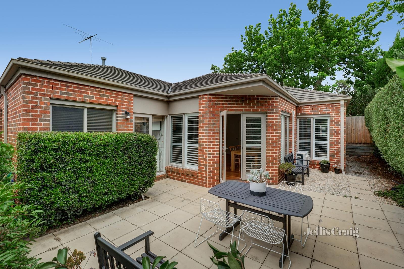 2/32 Walerna Road, Glen Iris image 6