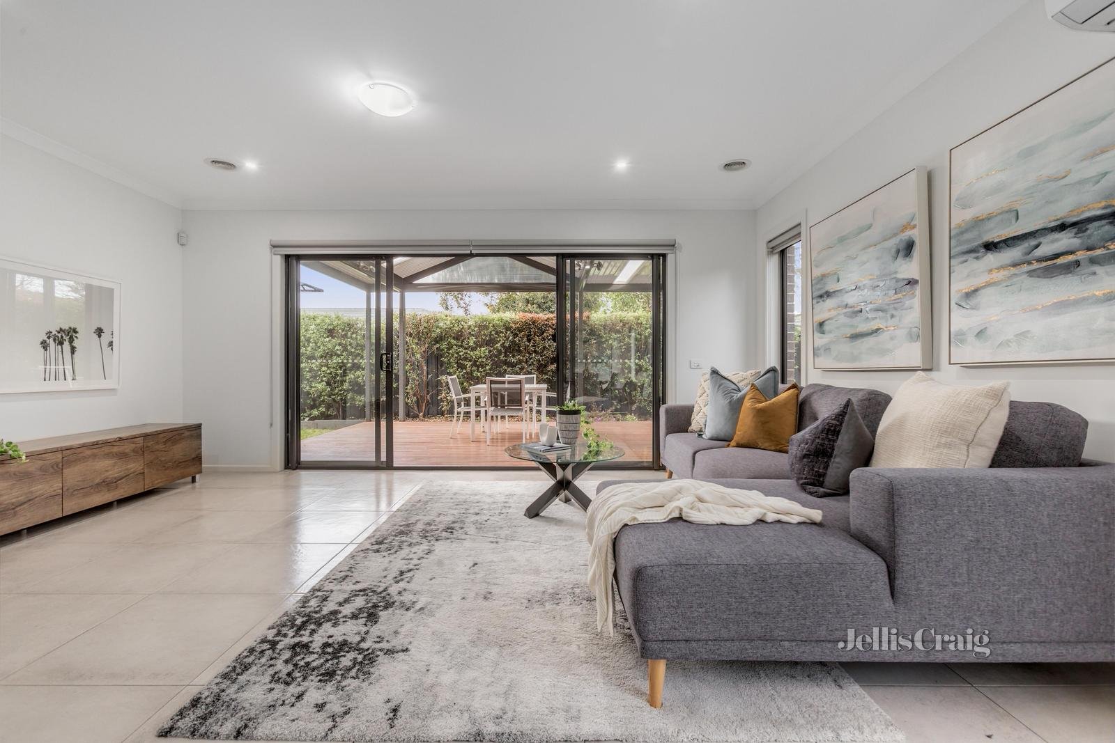 2/32 Westerfield Drive, Notting Hill image 2