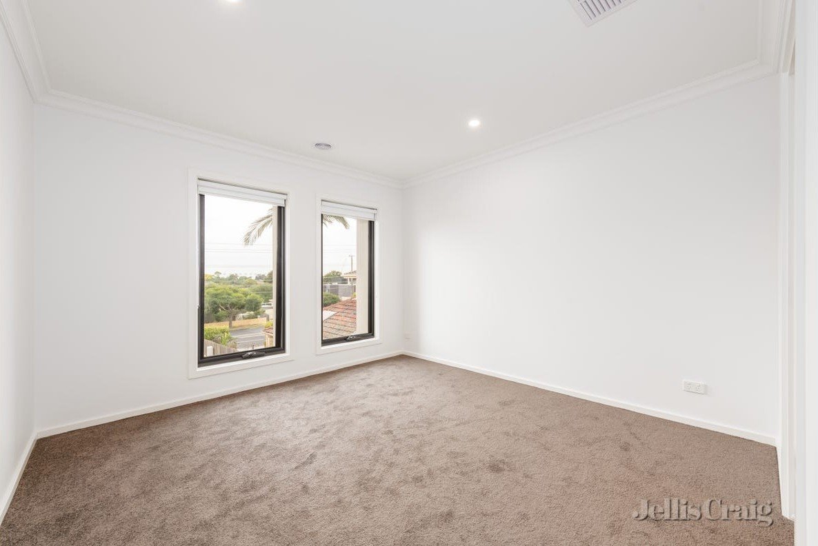 2/322 Highbury Road, Mount&nbsp;Waverley image 6