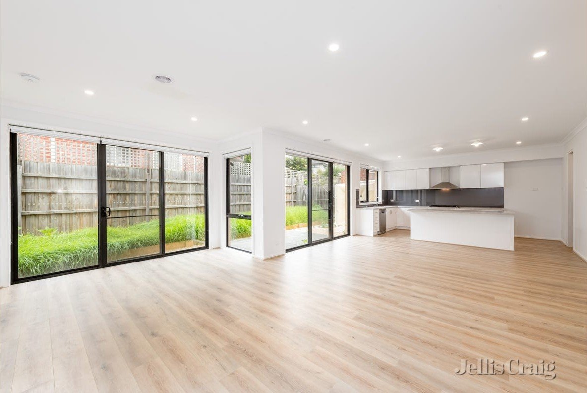 2/322 Highbury Road, Mount&nbsp;Waverley image 2