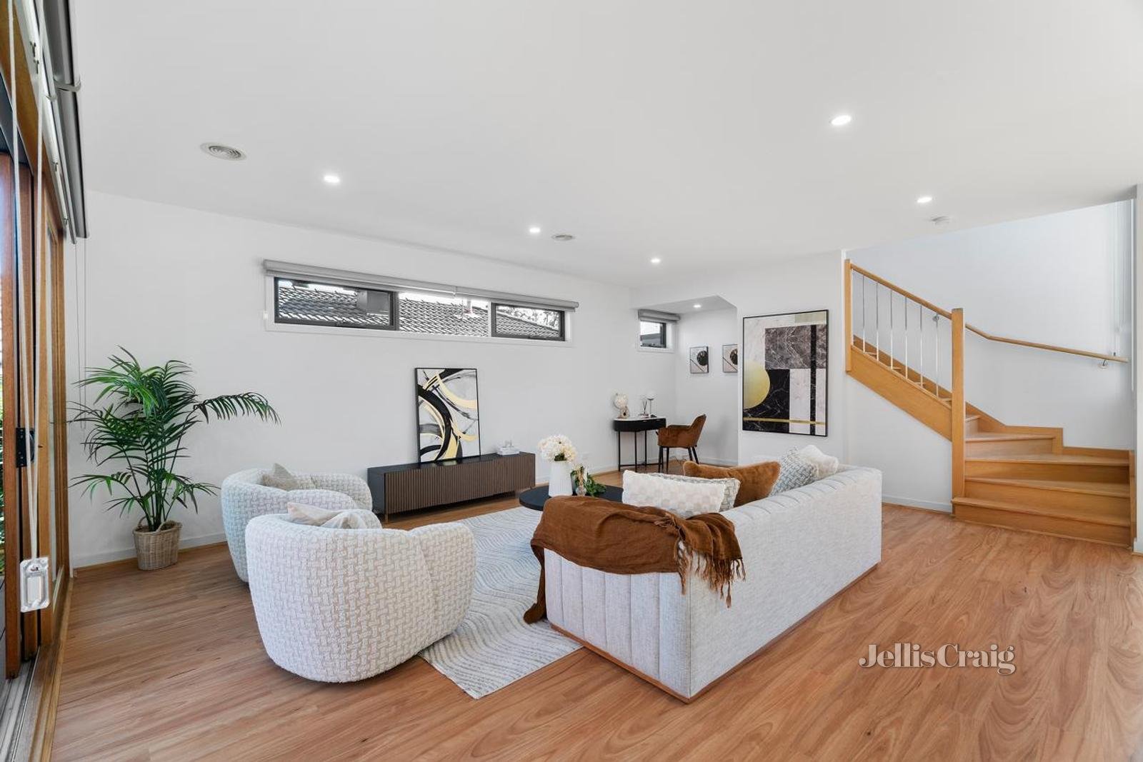 2/322 Waverley Road, Mount Waverley image 2