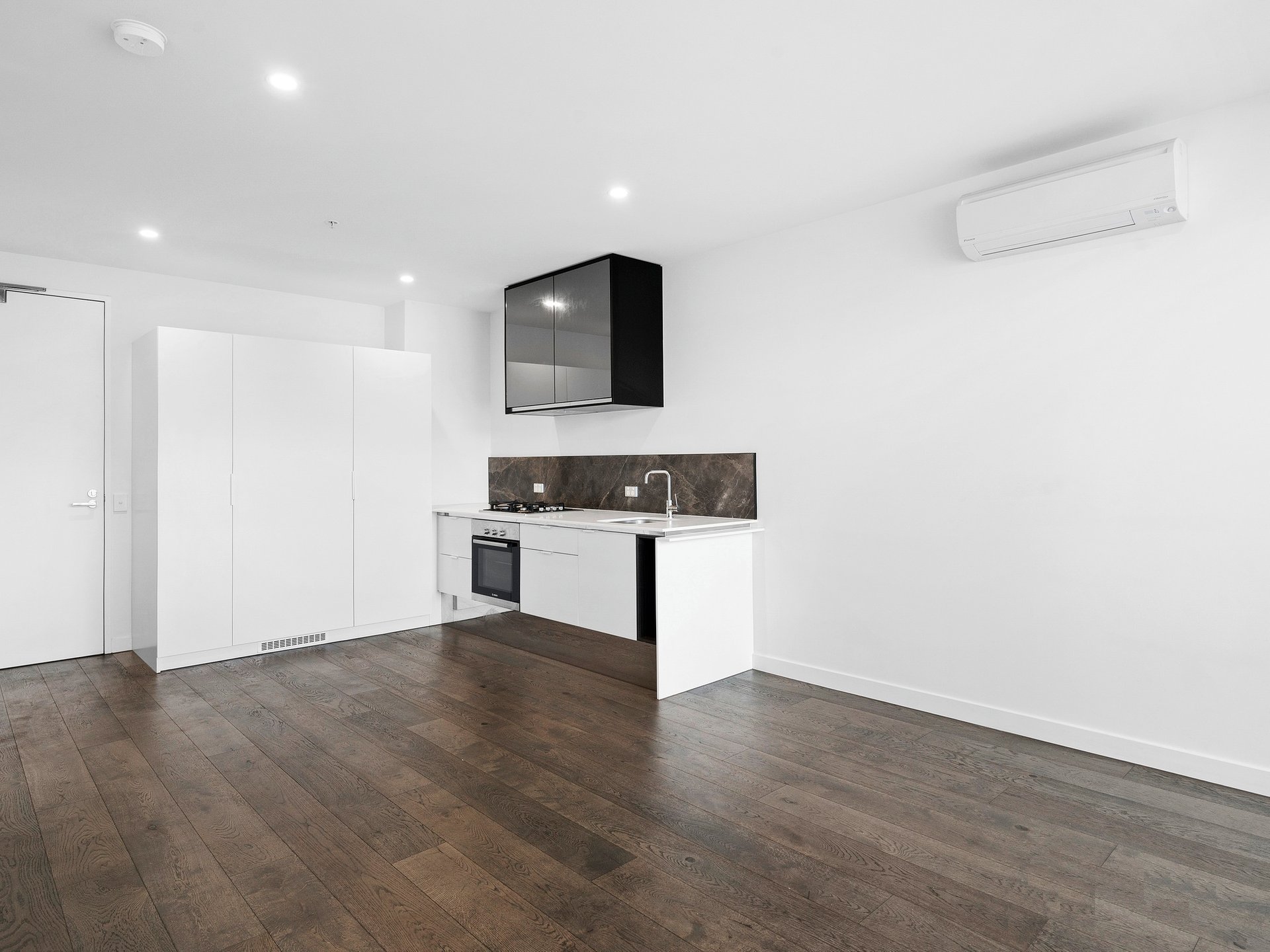 232/209 Bay Street, Brighton image 2