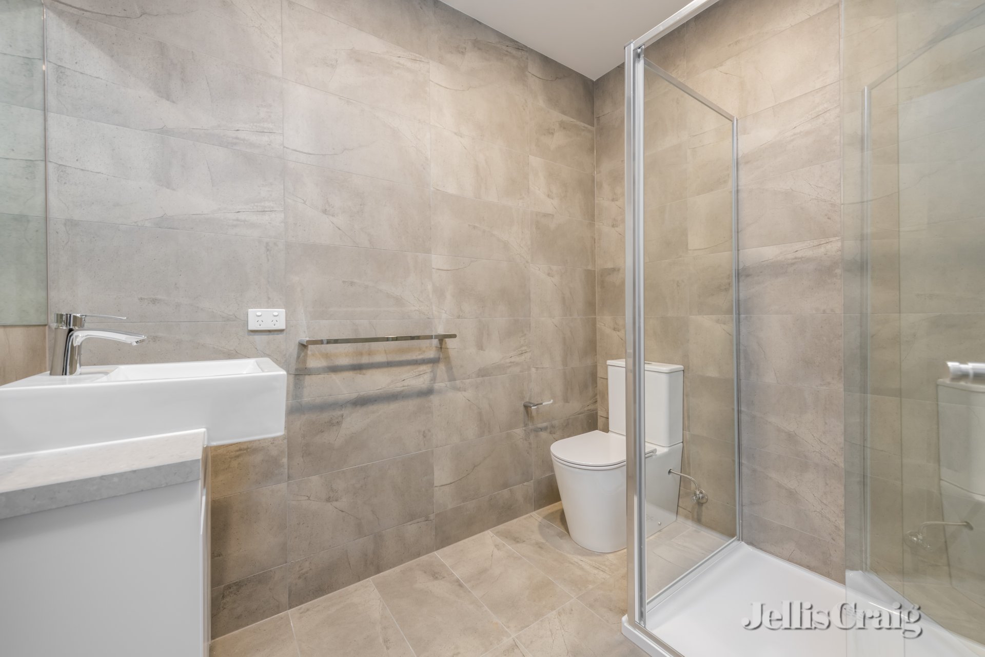 2/323 Maroondah Highway, Ringwood image 5