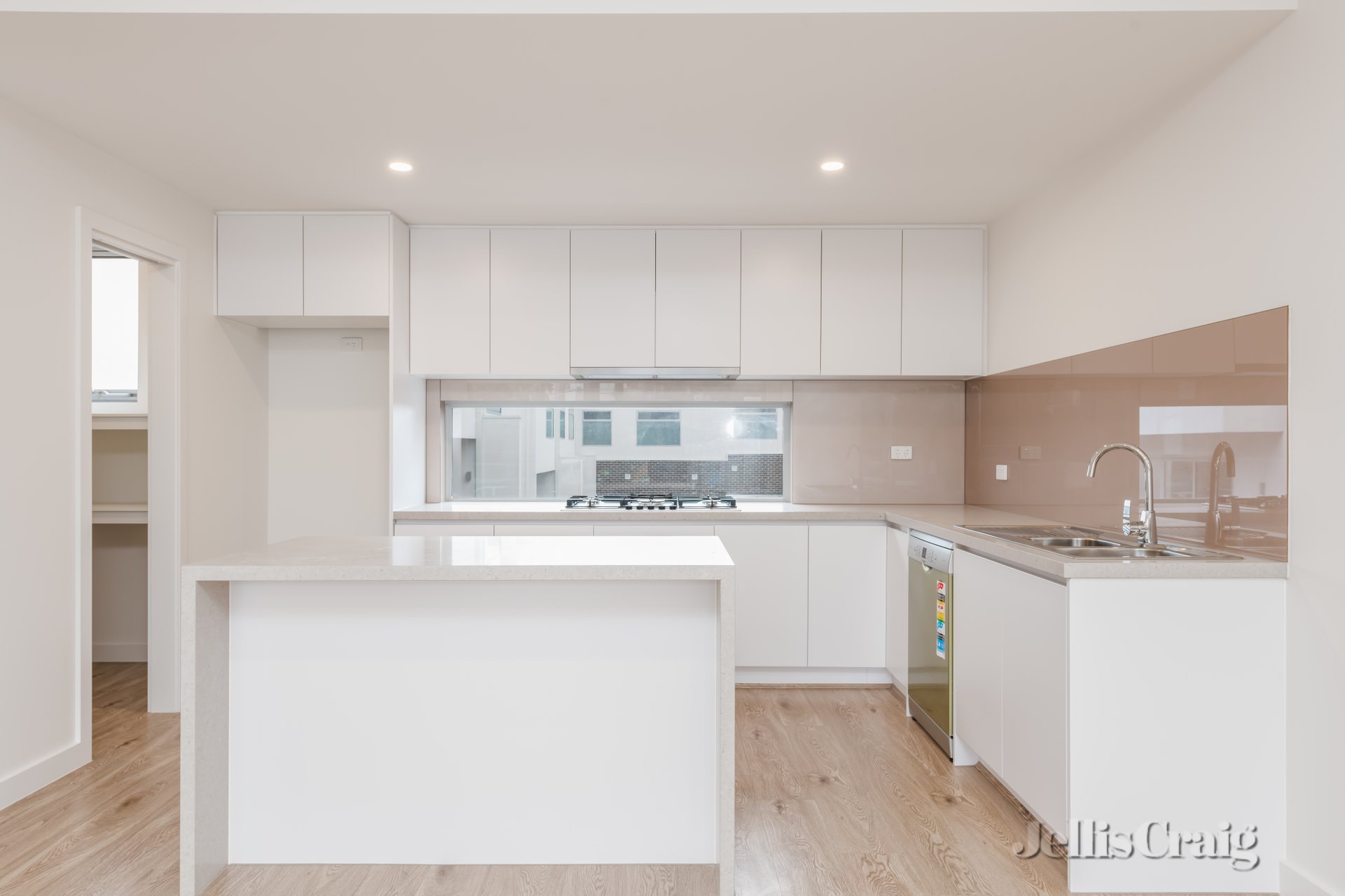 2/323 Maroondah Highway, Ringwood image 3