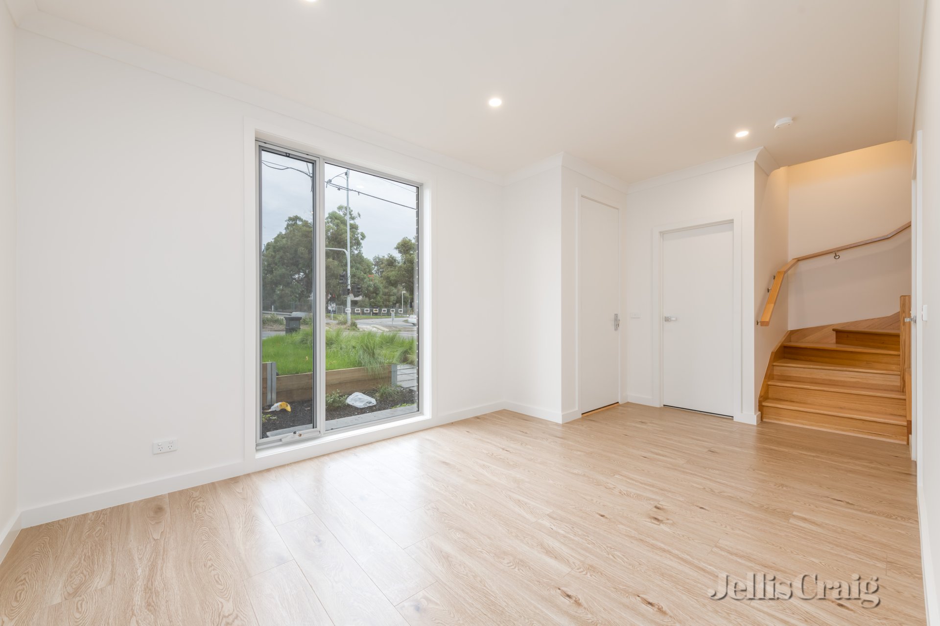 2/323 Maroondah Highway, Ringwood image 2