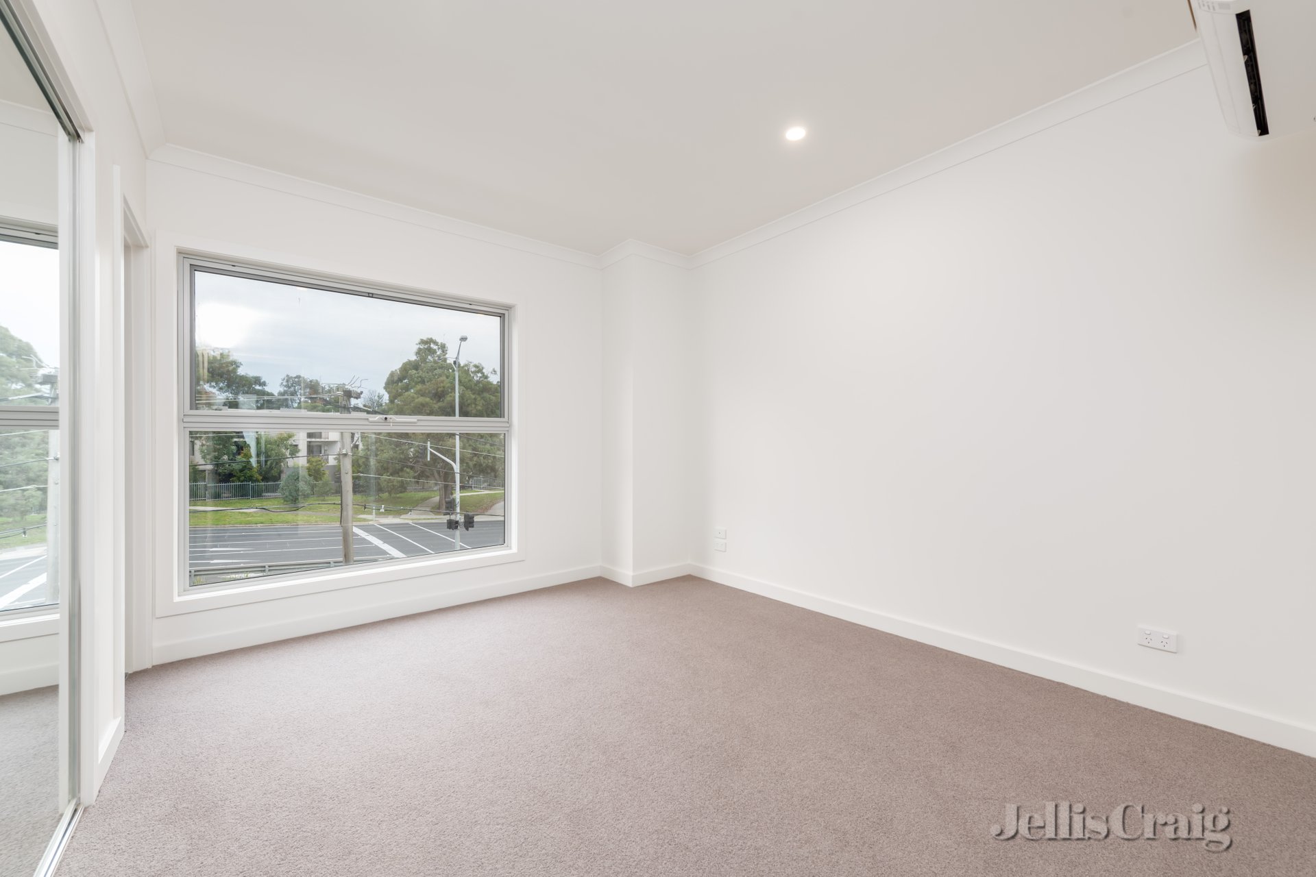 2/323 Maroondah Highway, Ringwood image 4